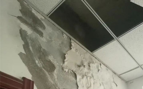 大连天花板渗漏水怎么办，如何判断漏水点